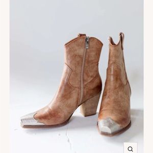 Dakota western ankle boot